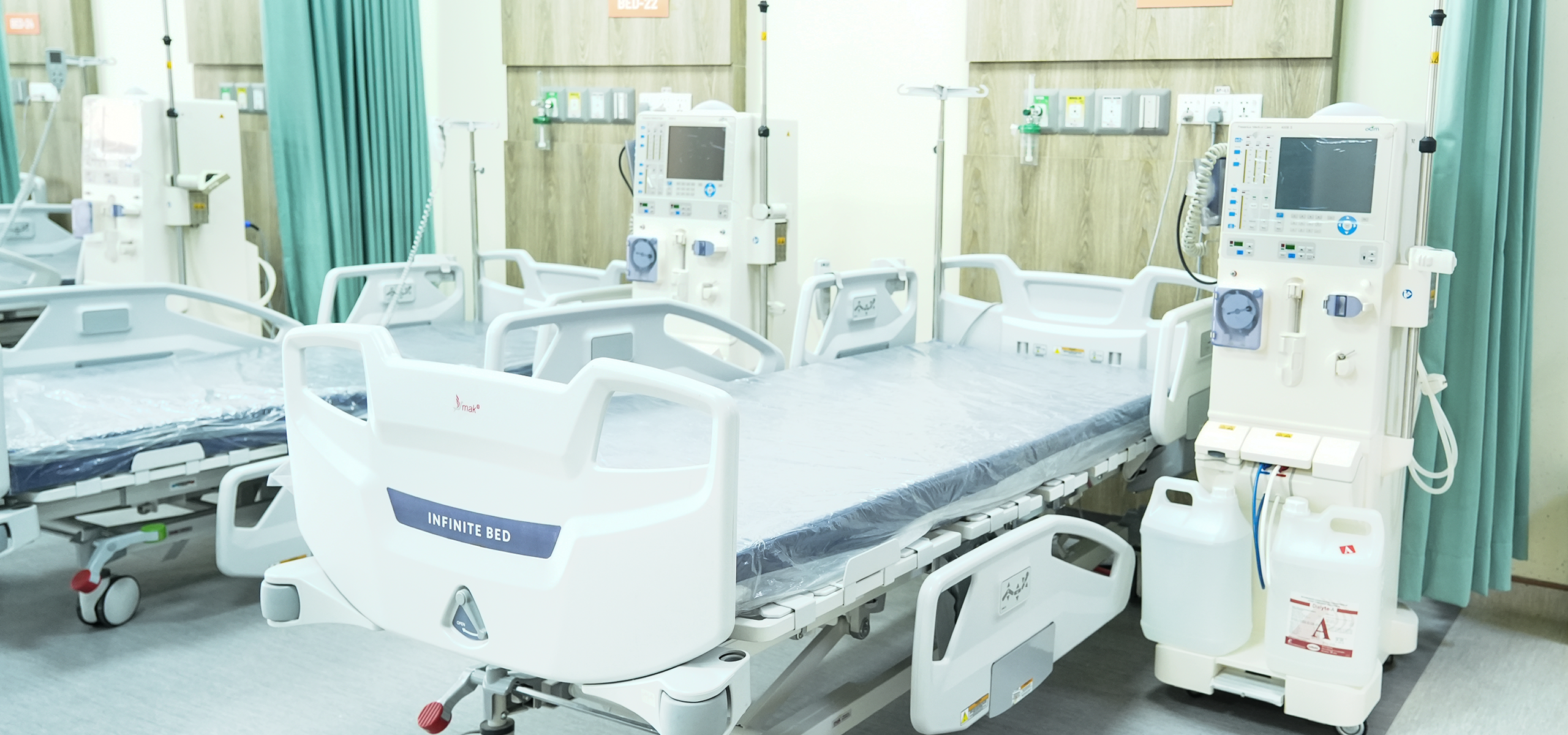Dialysis machine and treatment room